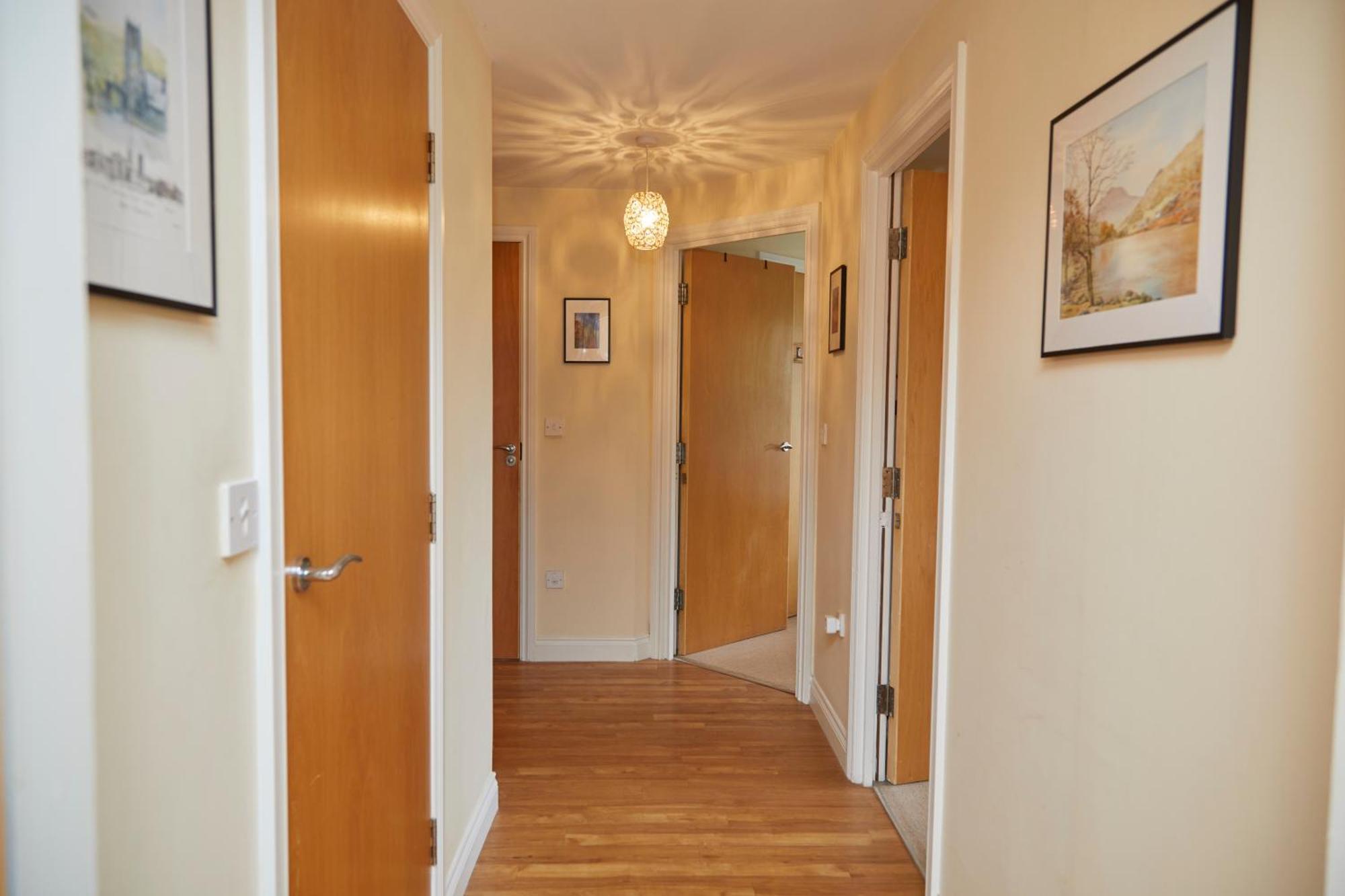 Stylish 2-Bedroom Apartment With Free Parking Halifax Exterior photo